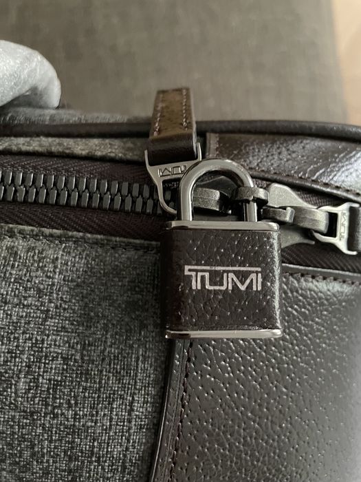 TUMI case originala noua