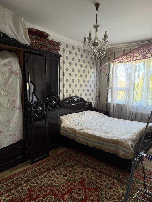 Коракамиш Галаба боги олдида 3 хона сотилади уртача ремонт