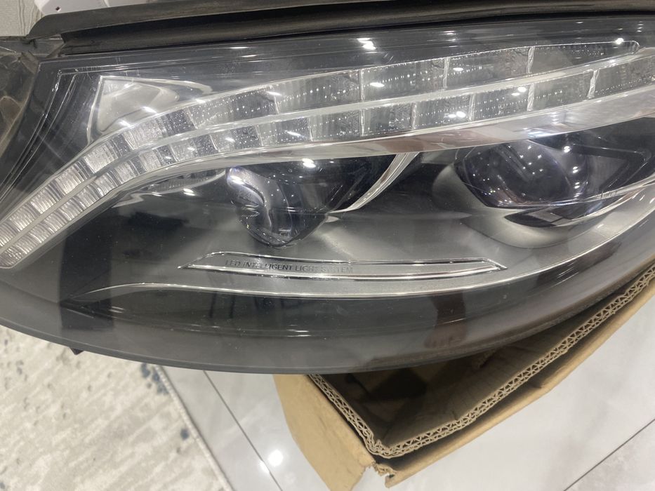 Продам фару на мерседес 222