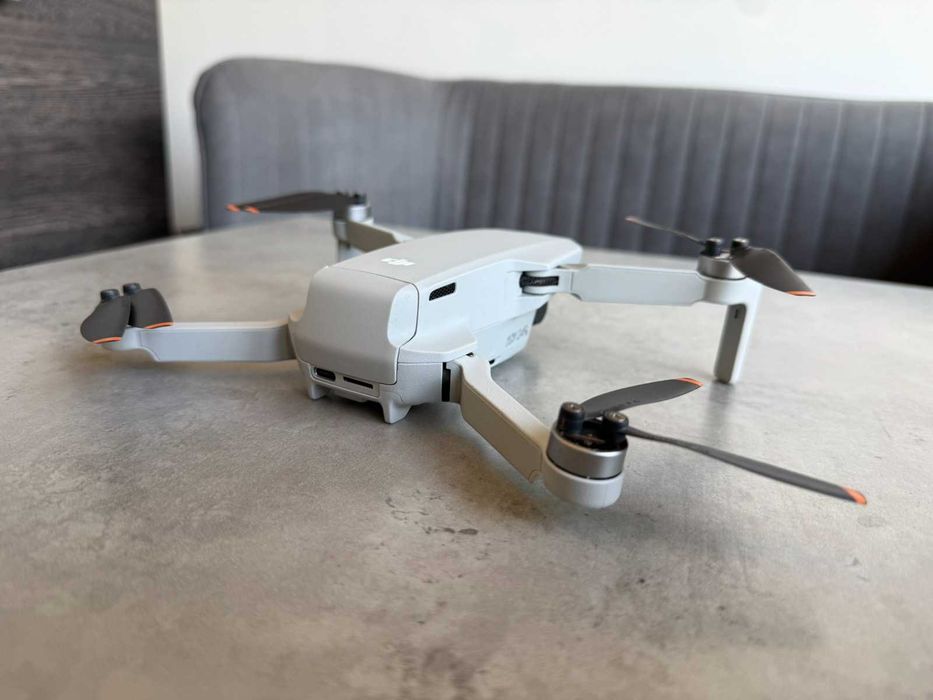Дрон DJI Mini 2 Fly More Combo - Пълен комплект