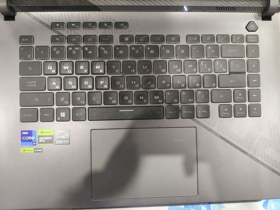 Продаю ASUS ROG Strix 16.
- Экран: 16" WQXGA (2560×1600), IPS, 240 Гц