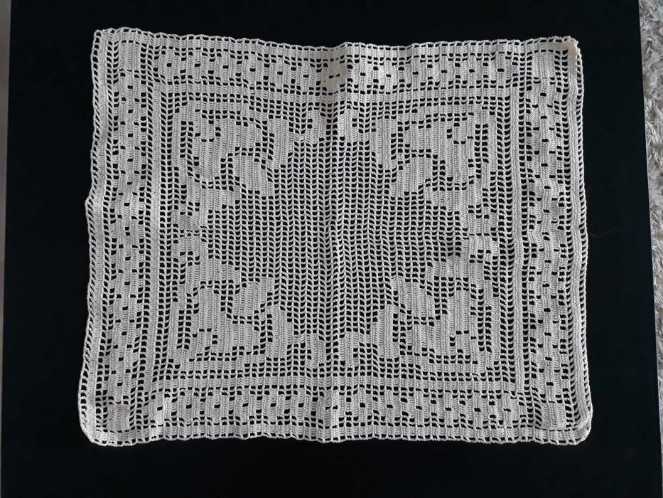 Плетени покривки на една кука