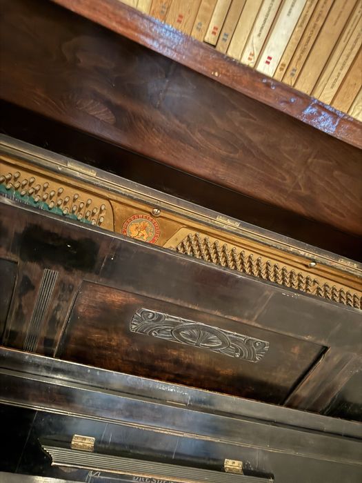 Pian vertical vechi Urbas & Reisshauer Dresden – pentru colecționari / decor