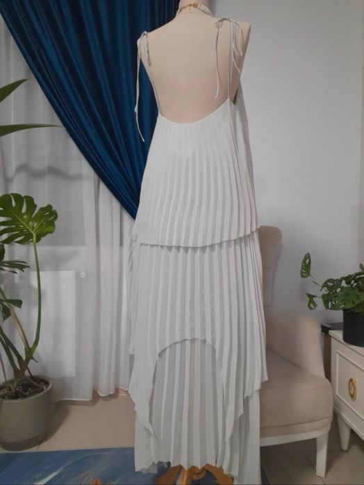 Rochie lunga plisata asimetrica cu spatele gol mărimea S Zara