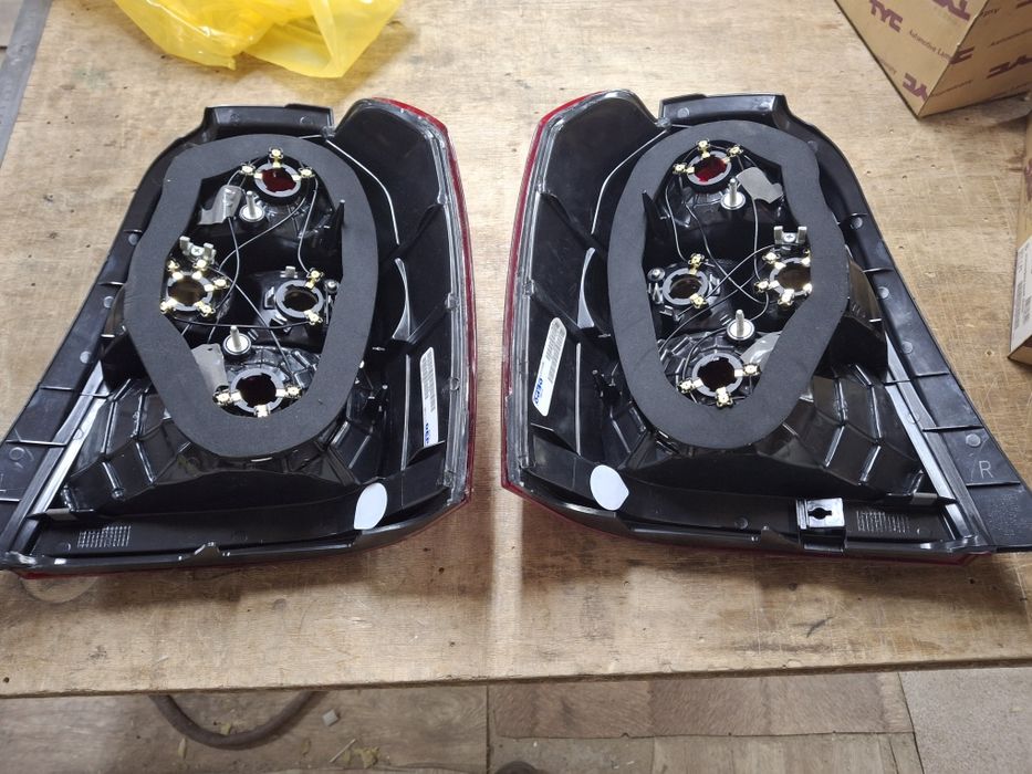 Продам фонари хайлендер тоёта