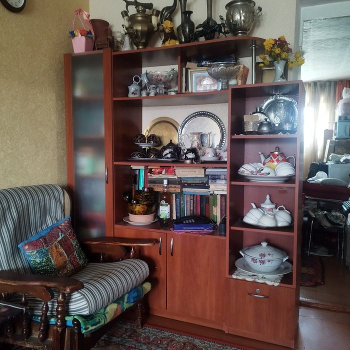 Сервант небольшой