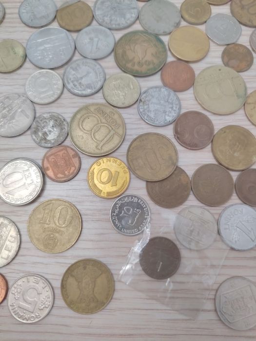 Lot de 108 monede + 2 bancnote