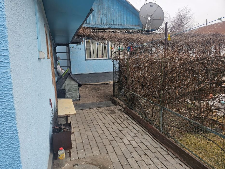 Продам дом, гараж, баню, времянку.