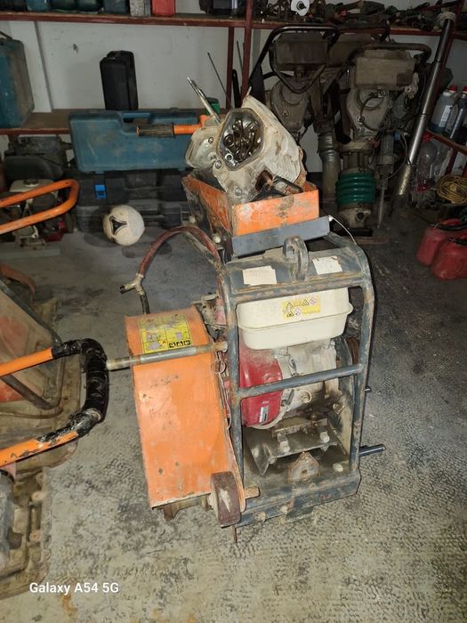 Debitor de beton defect