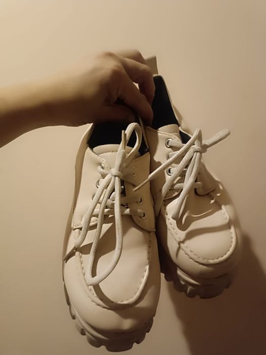 Кроссовки  36 размер