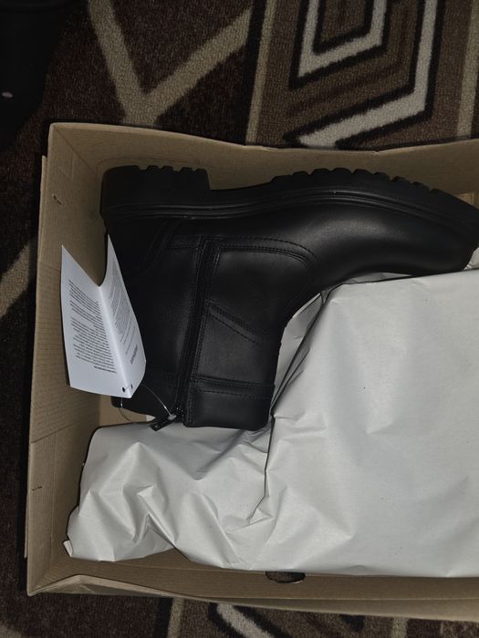 Обувки топли боти