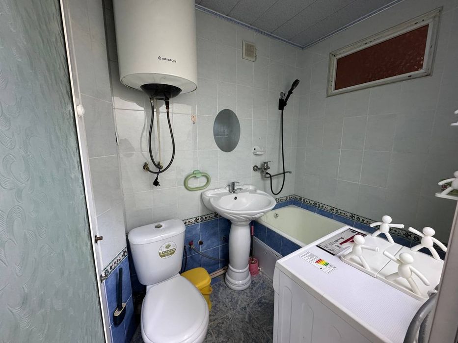 Продаётся 2х комнатная квартира переделан 3х на 2м этаже в 4х этажном