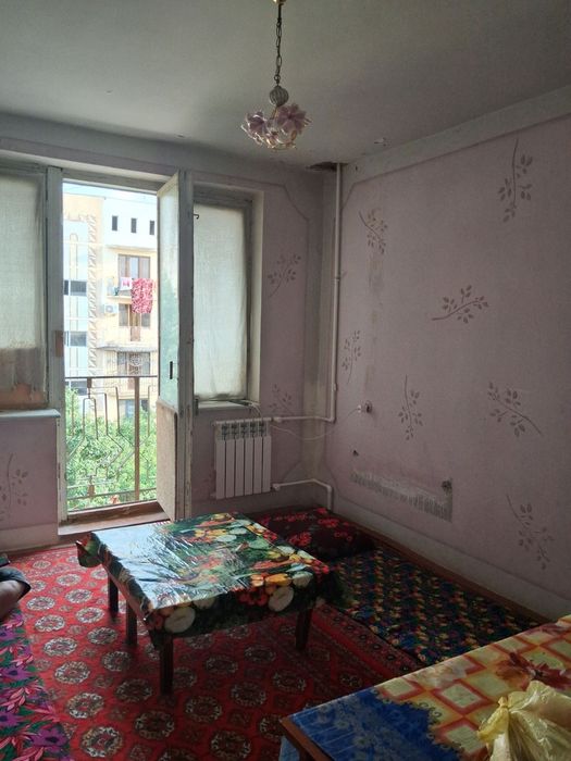Продается 2 комнатная квартира  с 6. метровой  верандой