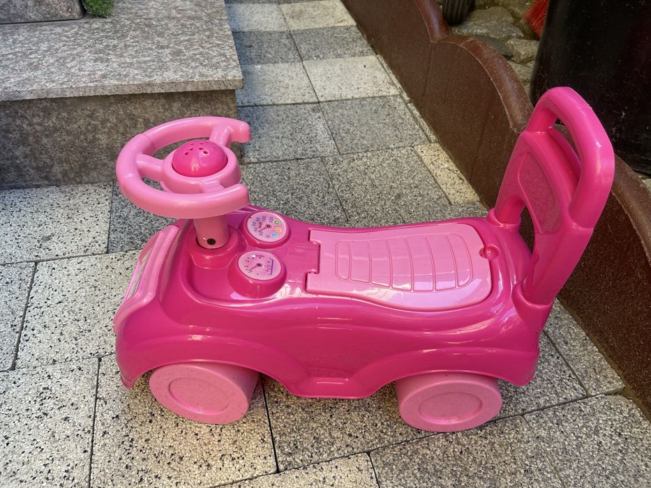 Masinuta plastic culoare roz