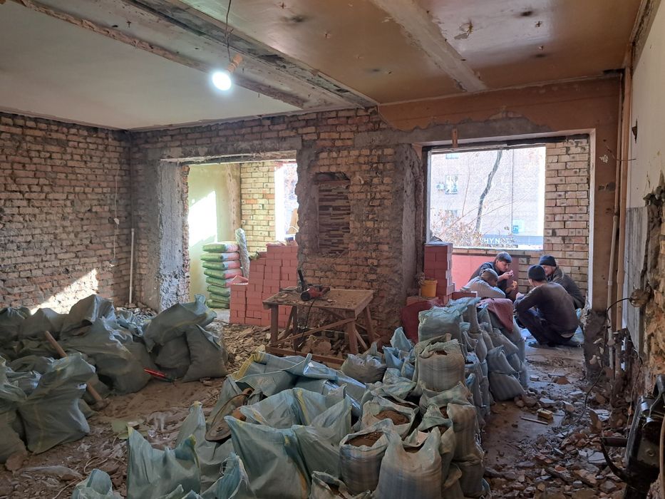 Демонтаж услуга подготавливаем квартира к ремонту Копаем подвал