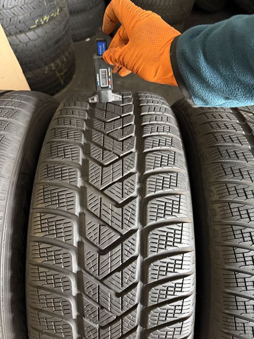 4 anvelope iarna 235/60/17 , Pirelli , 6.5-7.5 mm !