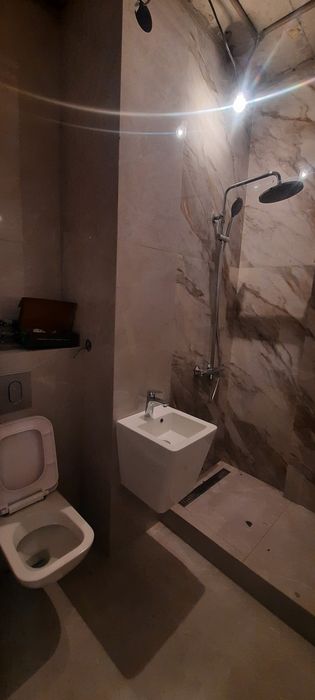 Кафельщик плитки, керамогранита