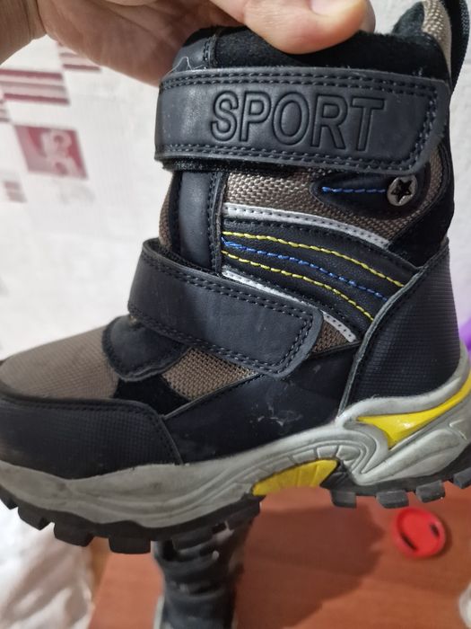 Продам детскую обувь