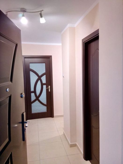 Închiriez garsoniera