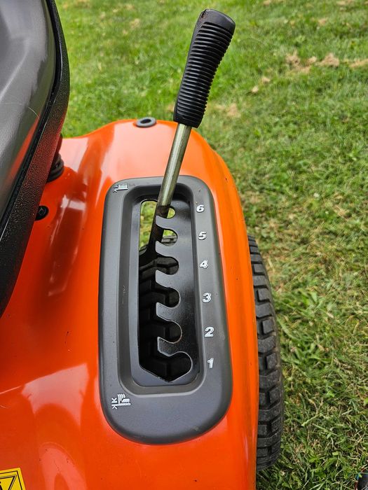 Тракторна Косачка HUSQVARNA / KOHLER. 15.к.с. ПЕРФЕКТНА