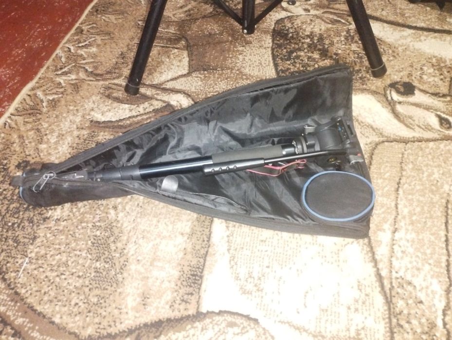 Монопат видеокамера