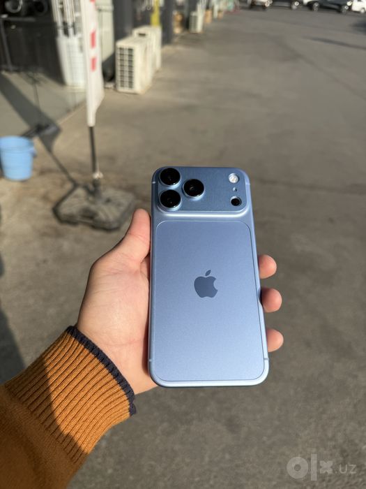 Iphone 18 pro max blue