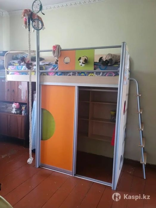 Срочно продам кровать чердак!