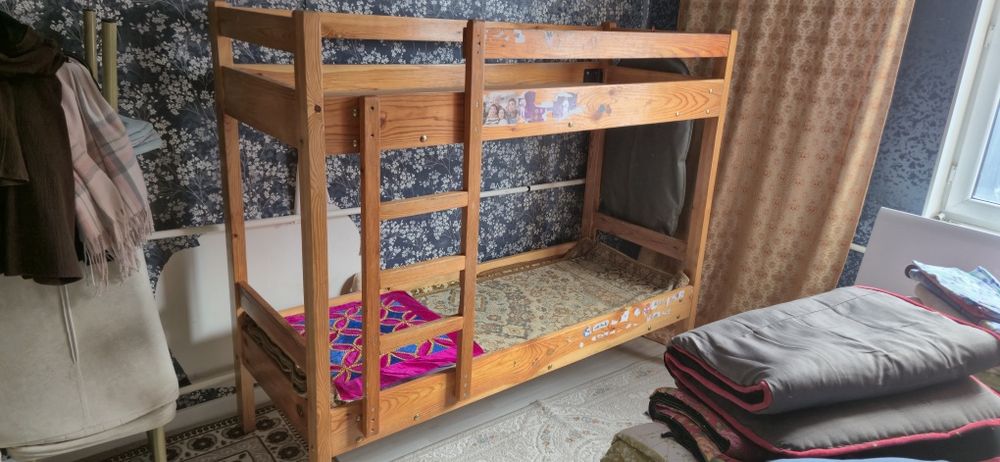 Продам двухярусную кровать