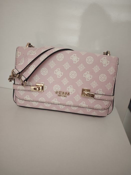 Чанта GUESS Loralee с лого