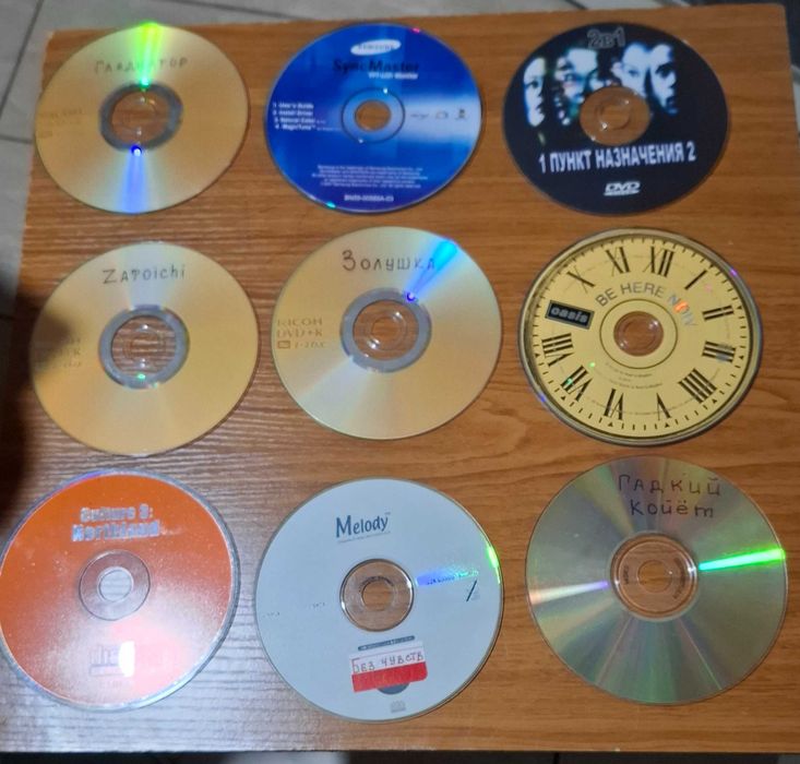 Продам CD диски с фильмами б/у
