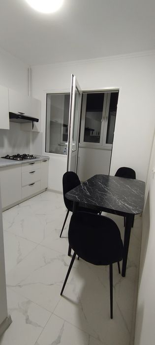 Аренда, 1 в 2, Рисовый базар, банковской дом