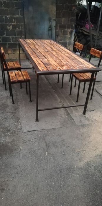 Продам садовый стол