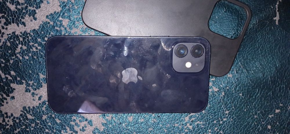 Продам iPhone 12,128 gd