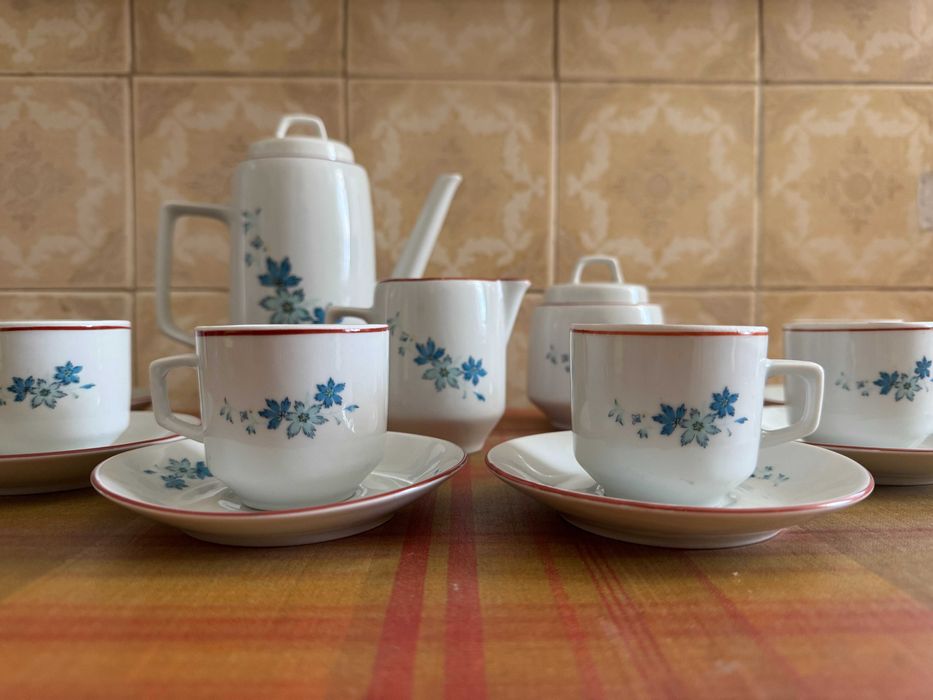 Комплект чаши за ракия сервиз за чай и кафе каничка захарница на цветя