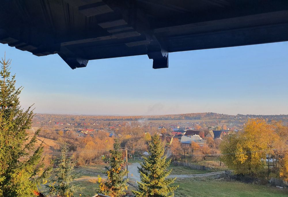 Pensiune 12 camere + 33 ari de teren Solca