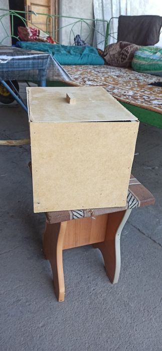 Гнездо для попугаев