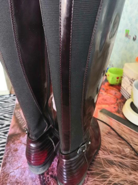 Красивые сапожки.