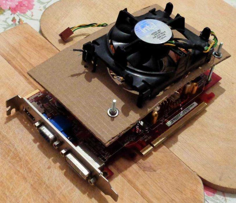 Видеокарта Asus HD4670 1 Gb GDDR3 128 bit, VGA+DVI-I+HDMI