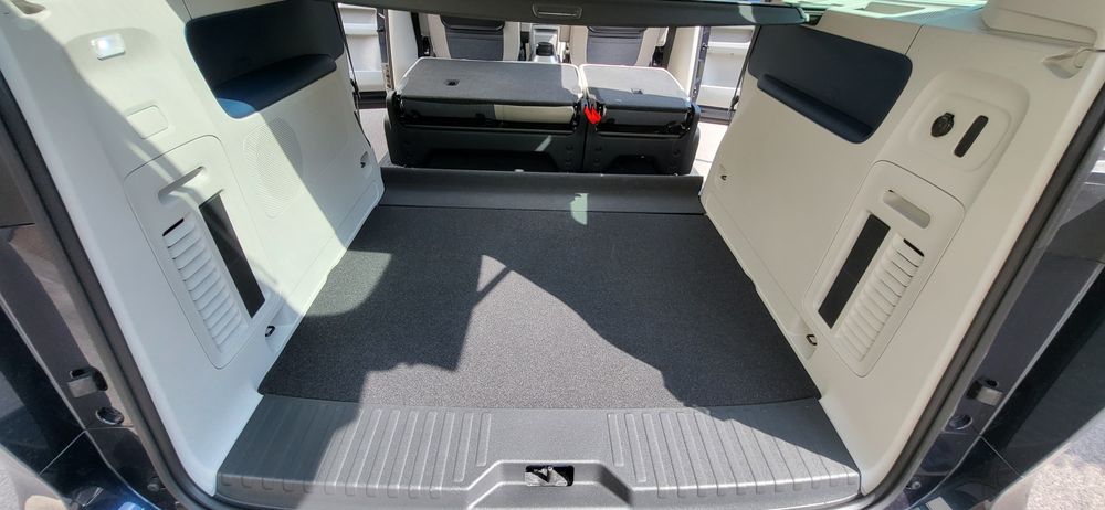 Vând Volkswagen ID.BUZZ Pro 2023