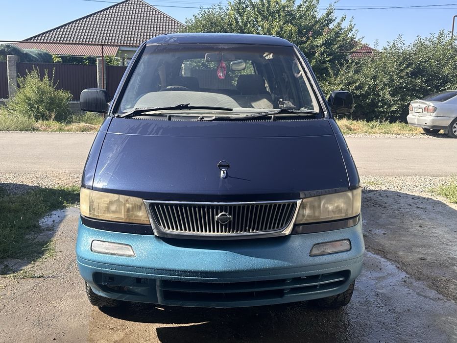 Ниссан Ларго 2,4 бензин автомат