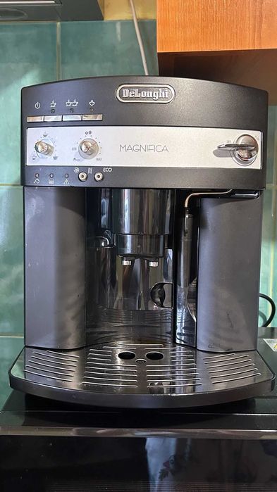 Espressor automat Delonghi Magnifica ESAM 300.B