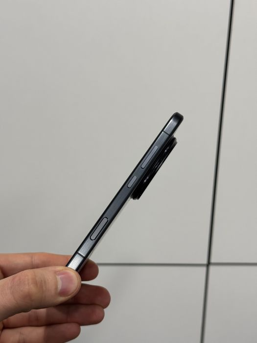 Продавам перфектен Honor Magic 8 PRO