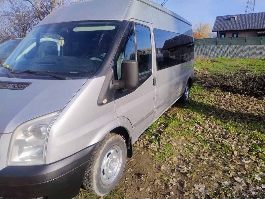 Vând Ford Tranzit 8+1 an fab 2011