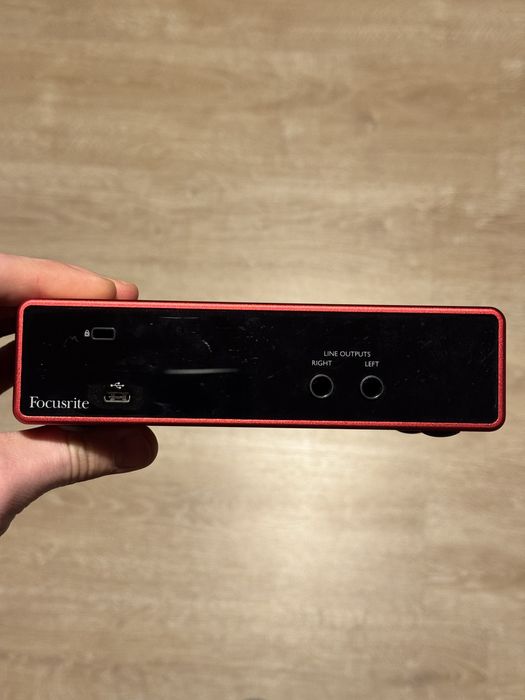 Placa sunet externa, interfata audio Focusrite Scarlett 2i2