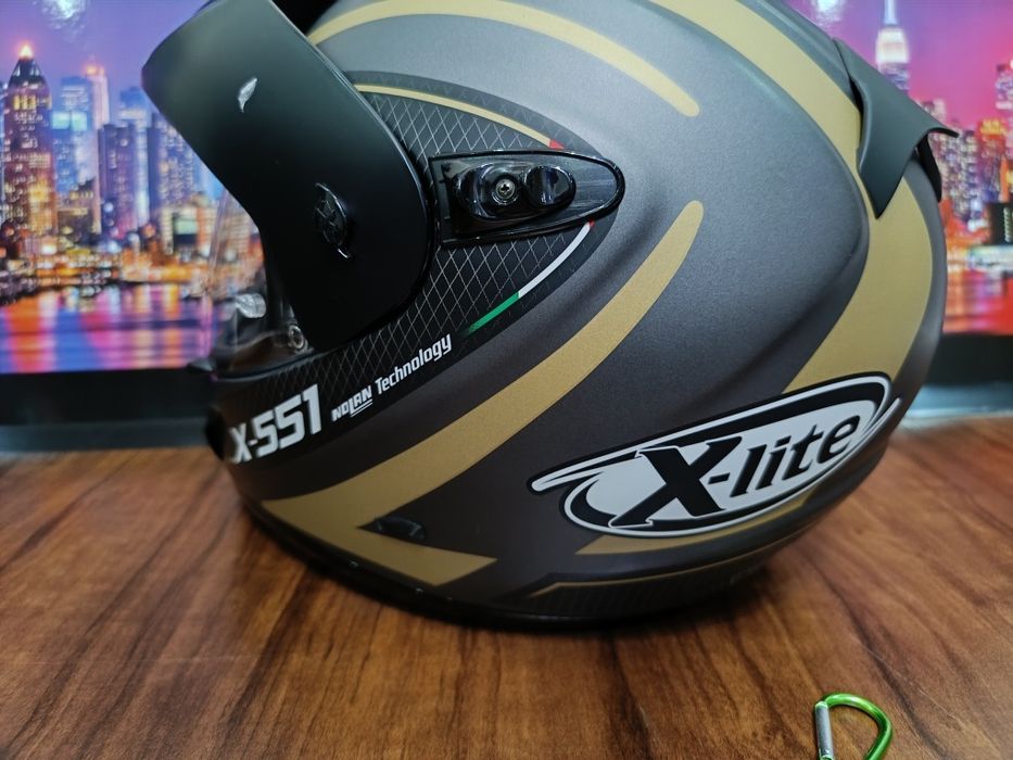 Мото шлем от итальянского бренда Nolan x 551 X - Lite