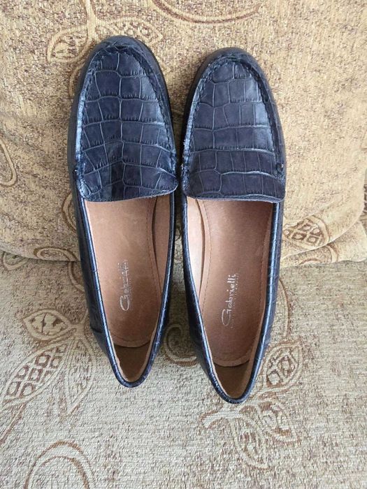 Чисто нови дамски обувки 37 номер