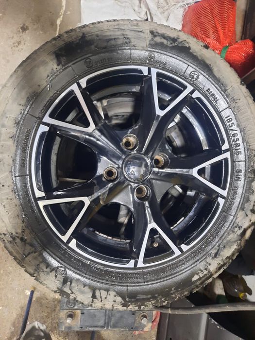 Продается резина с дисками