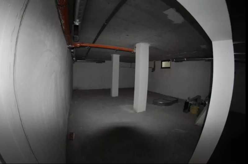 Продава се Магазин в Пловдив, Южен - 690 кв.м за 493 €/кв.м - Снимка #4