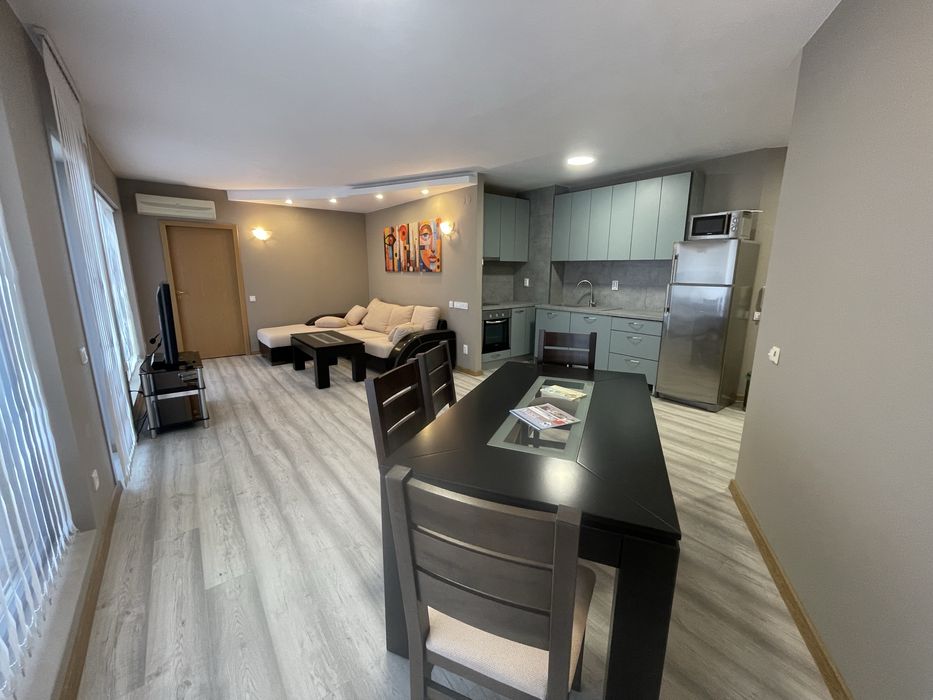 3 стаен с морск гледка