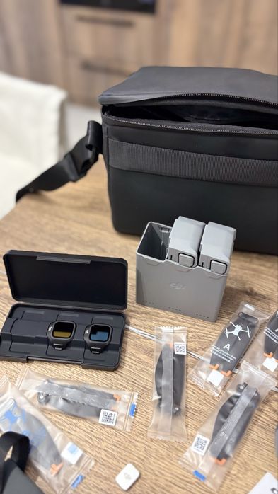 Pachet accesorii DJI Mini 5 Pro + DJI RC2 Remote + DJI Mic Mini – stare impecabilă